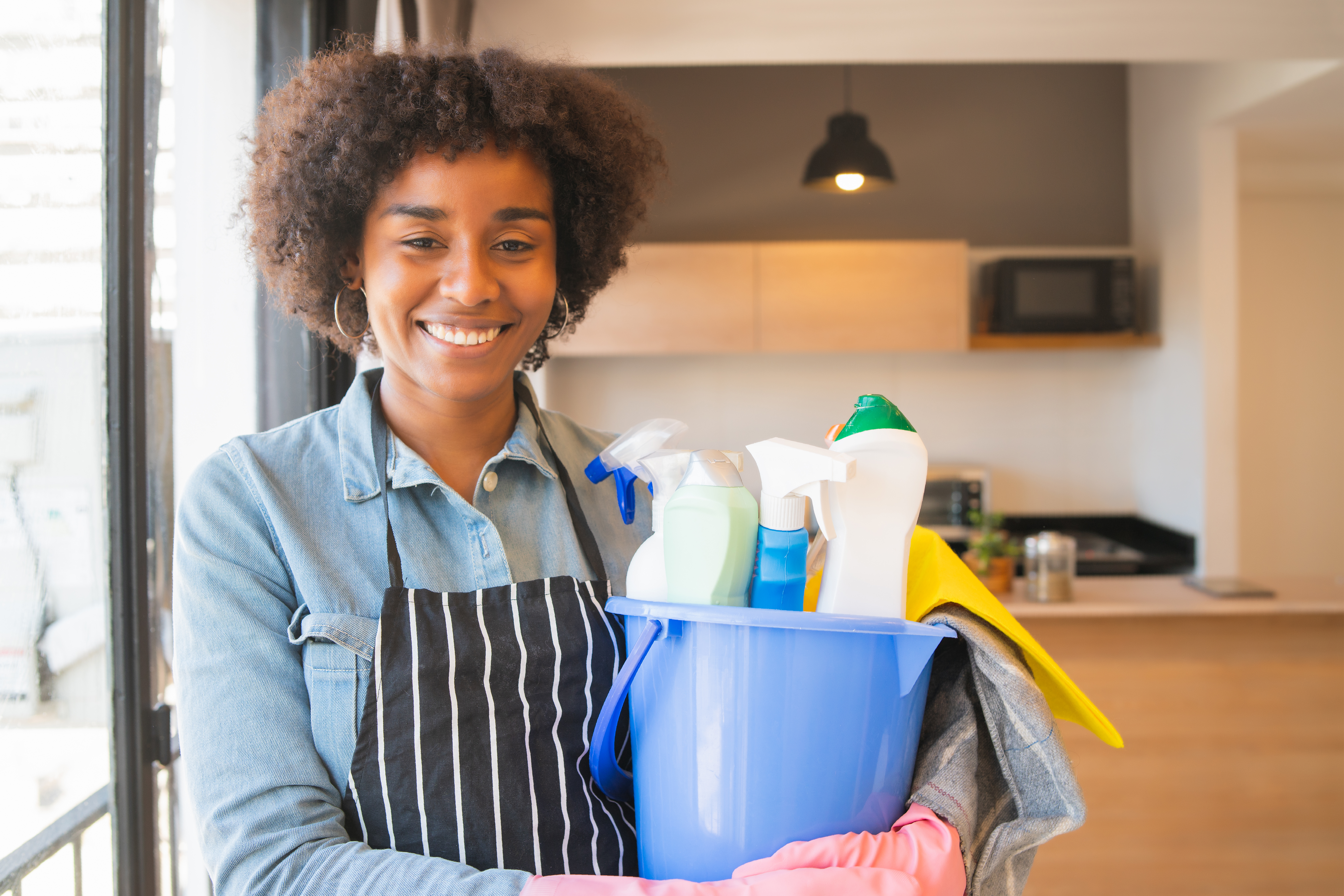 Cleaning a kitchen worktop